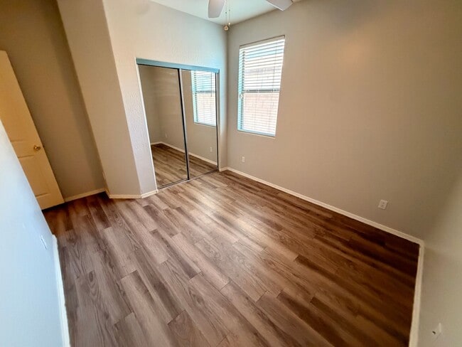 Building Photo - *NEW* Custom Paint/*NO* Carpet 3 BD/2 Bath Spacious Surprise Home!