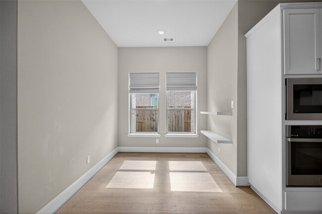 Building Photo - 3031 Lantana Trl