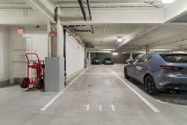 Building Photo - 2 Earhart St