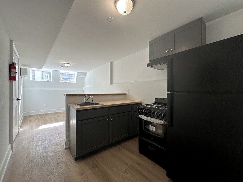 Building Photo - 140 3rd St