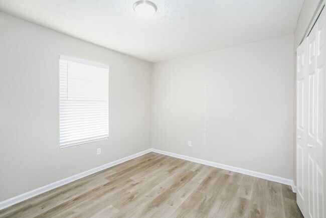 Building Photo - 11435 Arches Dr