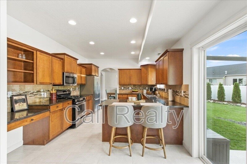 Building Photo - 2522 W Juliann Ct