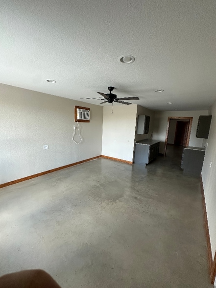 Building Photo - 4070 Old Lorena Rd