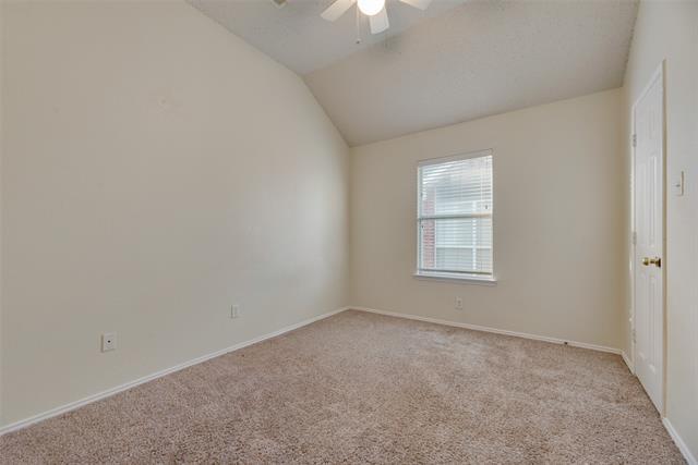 Building Photo - 2307 Stratford Dr