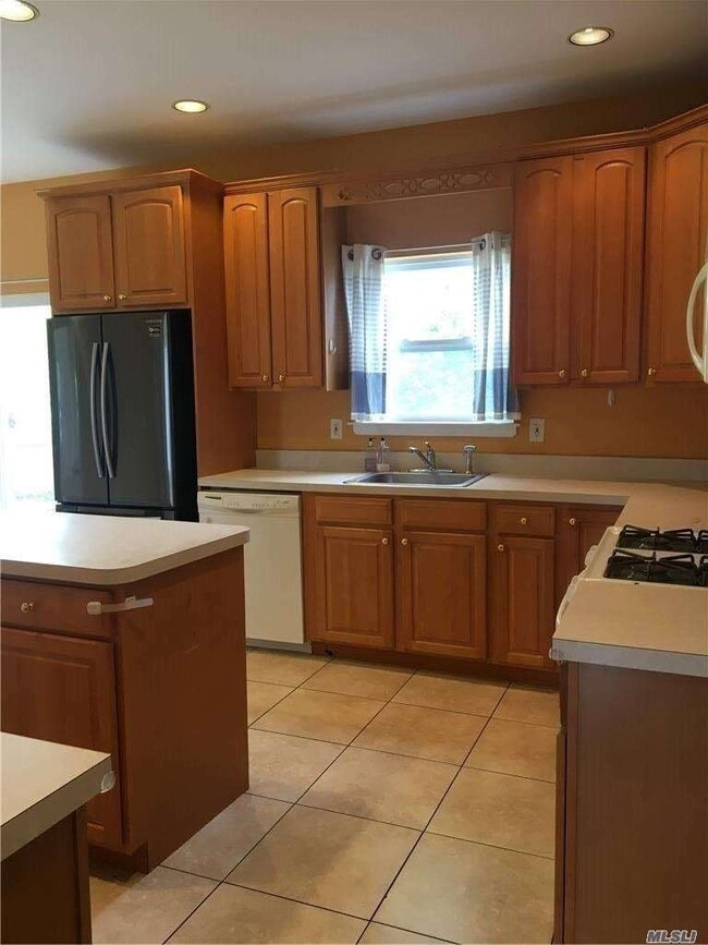 Building Photo - 47 Justin Cir