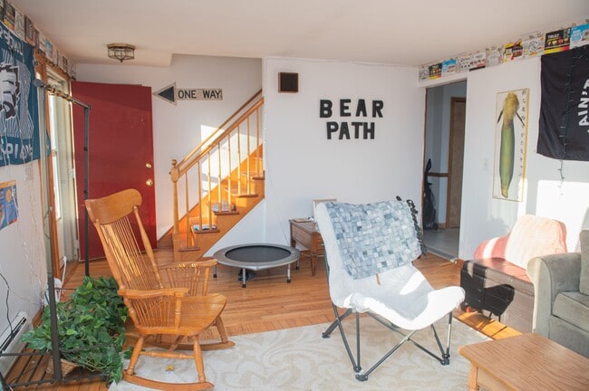 Building Photo - 200 Bear Path Rd
