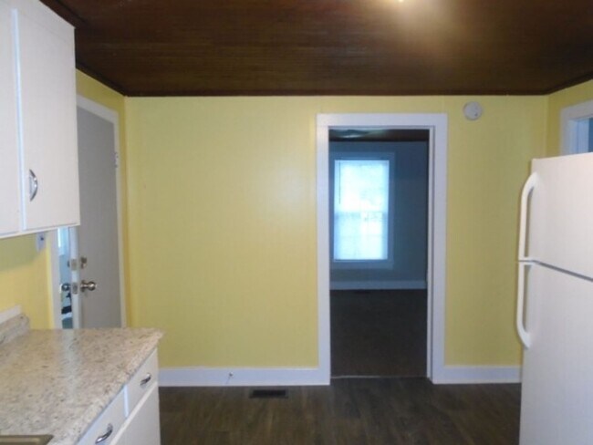 Building Photo - Plenty of Space in Hope Mills! $1050/month!