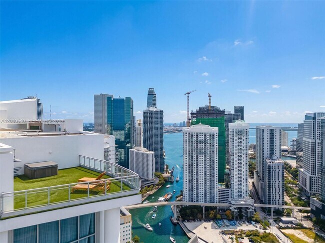 Building Photo - 90 SW 3rd St