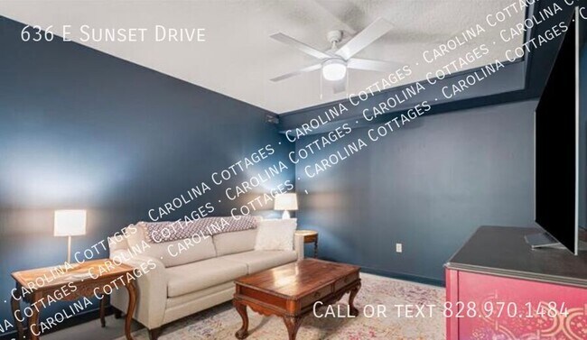 Building Photo - 636 E Sunset Dr