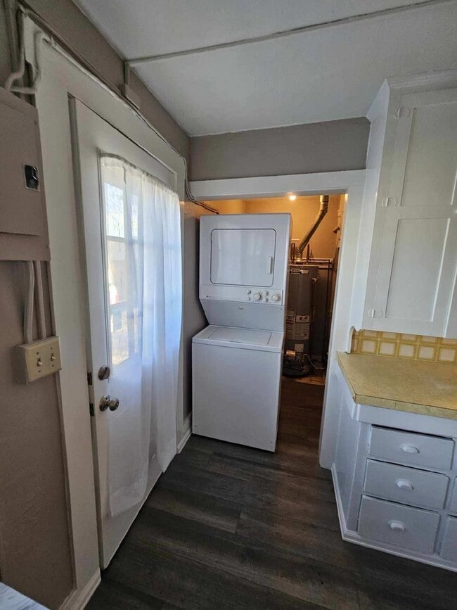 Building Photo - 539 S McKinley St