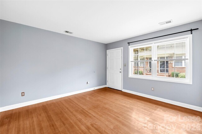 Building Photo - 3519 Benard Ave