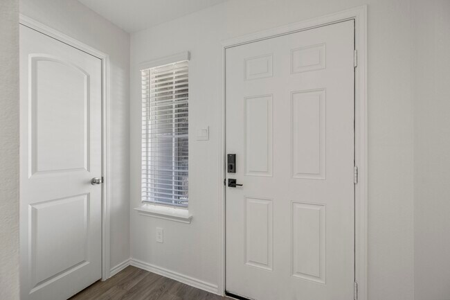 Building Photo - 5402 Auburn Gardens Ct