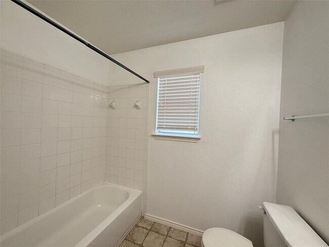 Building Photo - 1714 Lost Maples Loop