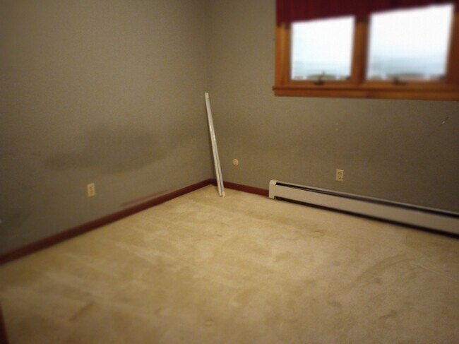 Building Photo - 10842 E Iowa Dr