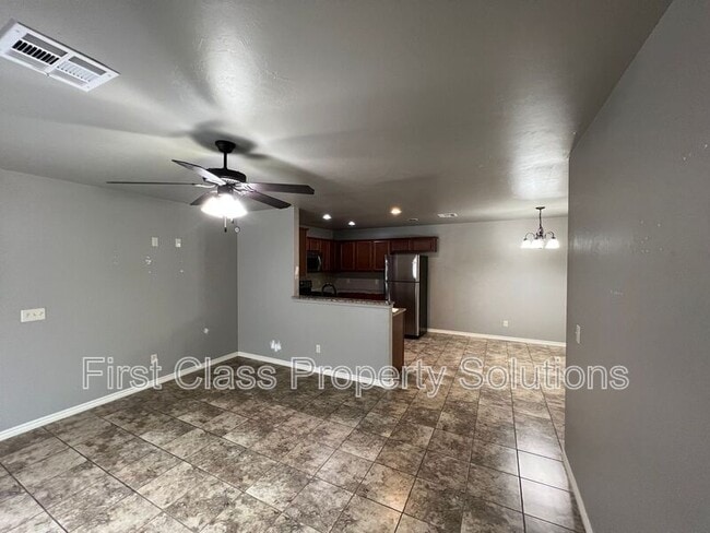 Building Photo - 129 Ashley Dr