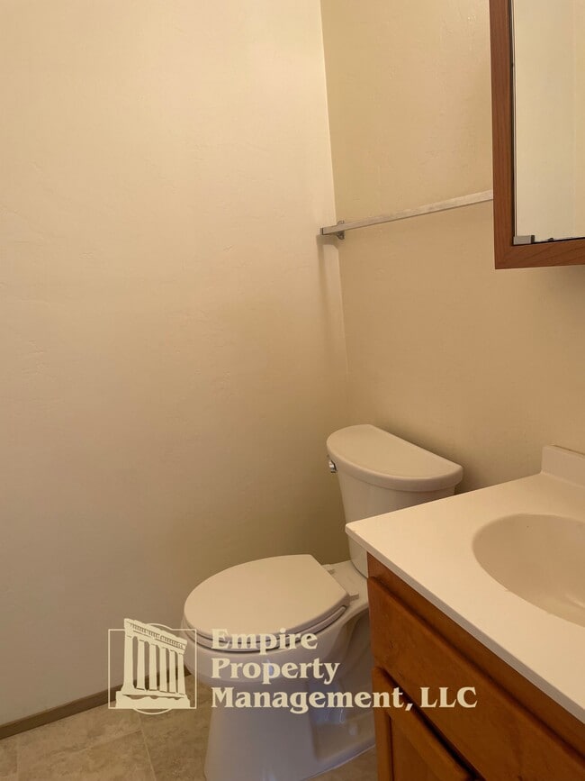 Building Photo - 3819 Dove Ln