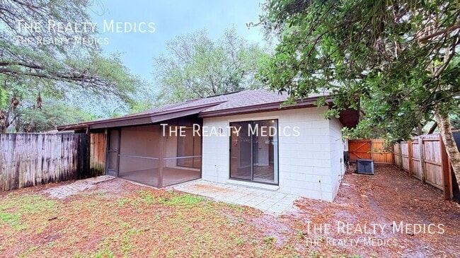 Building Photo - 7909 Richwood Dr