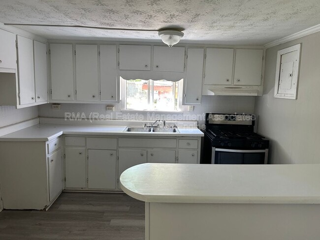 Building Photo - 926 N 9th St