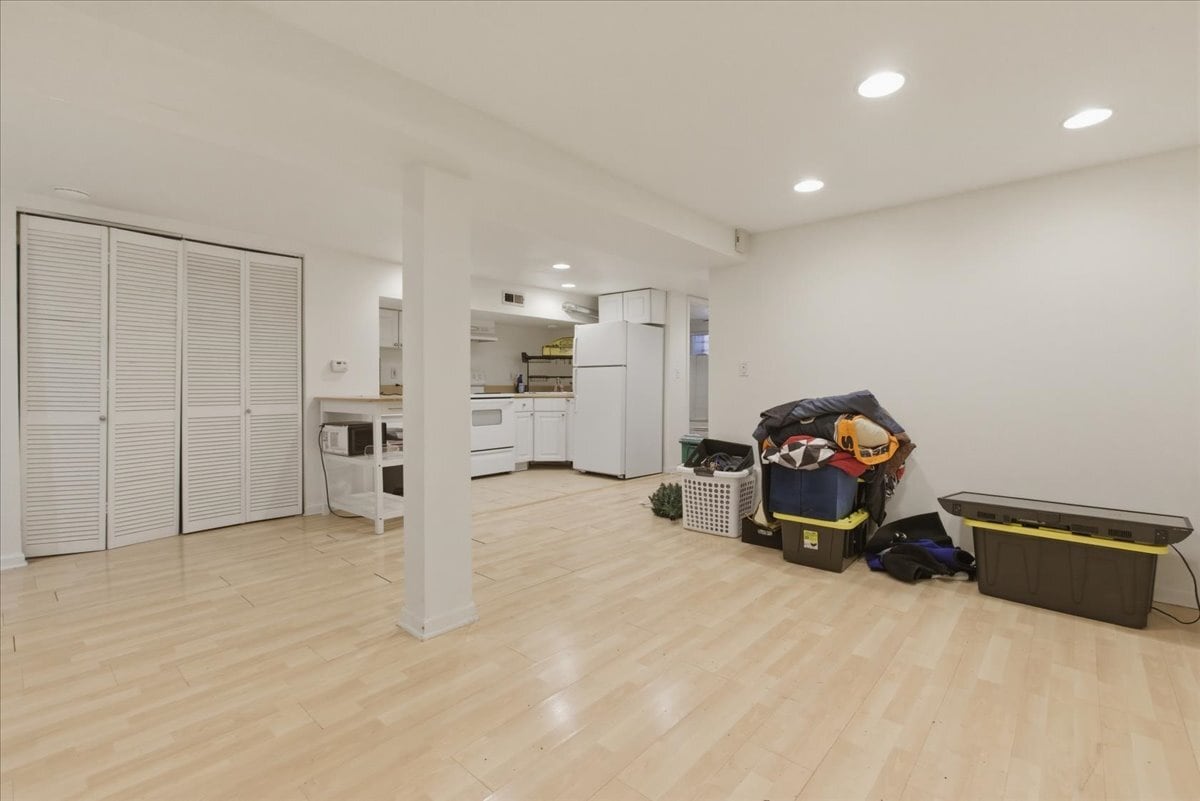 Building Photo - 3716 N Wayne Ave