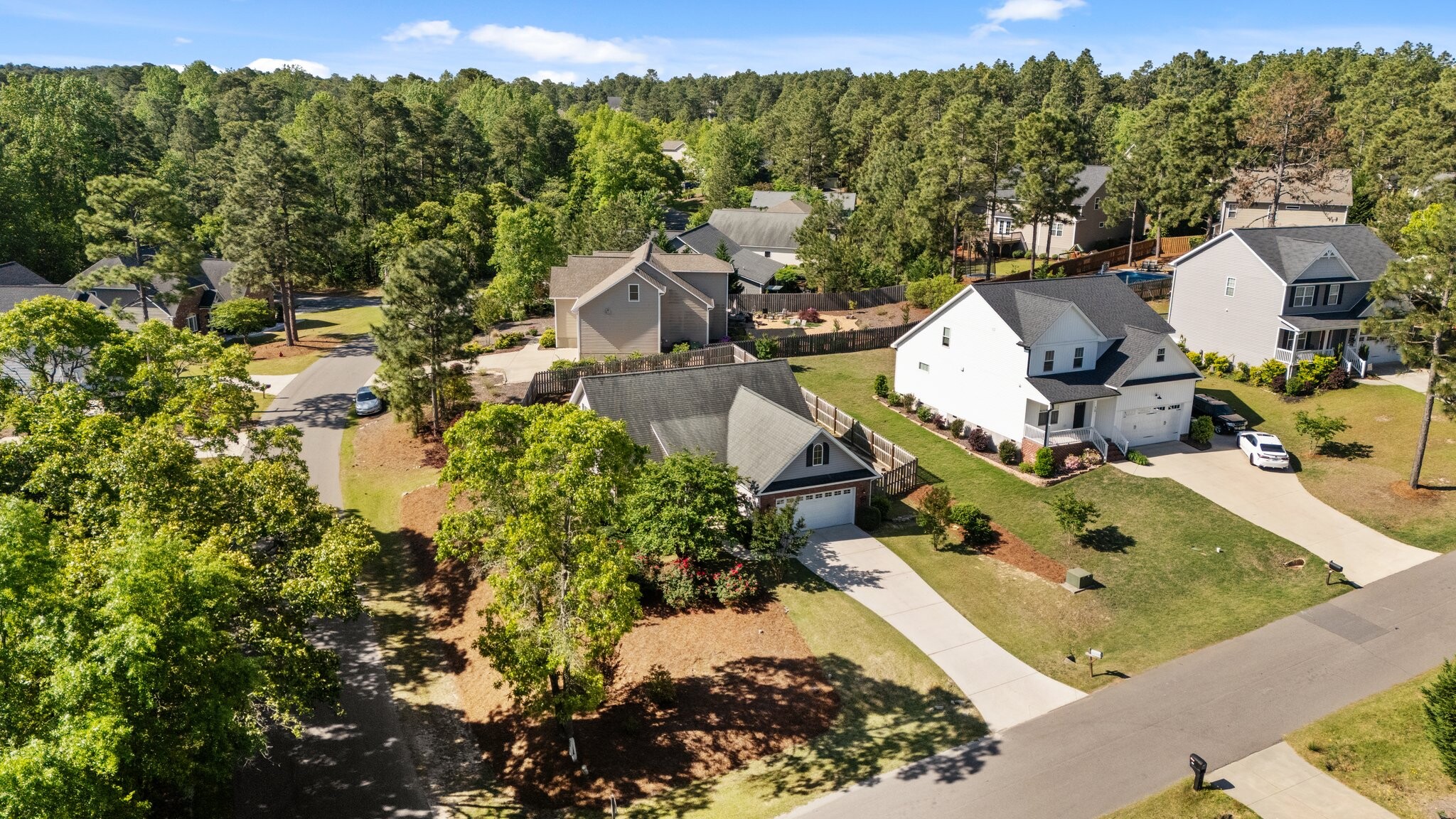Building Photo - 5 Adams Cir