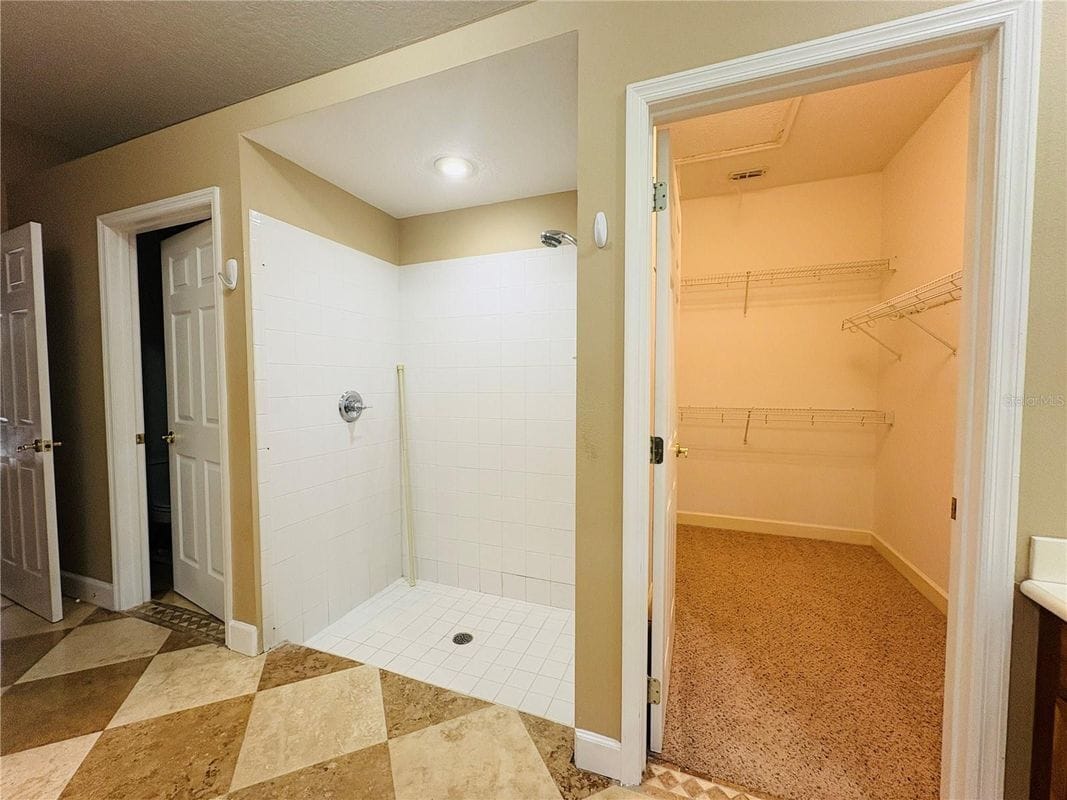 Building Photo - 8650 Tara Oaks Ct