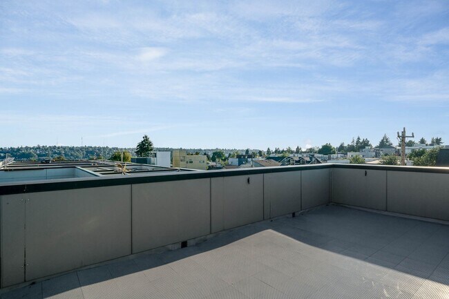 Building Photo - 3bd/1.75ba Seattle Townhome
