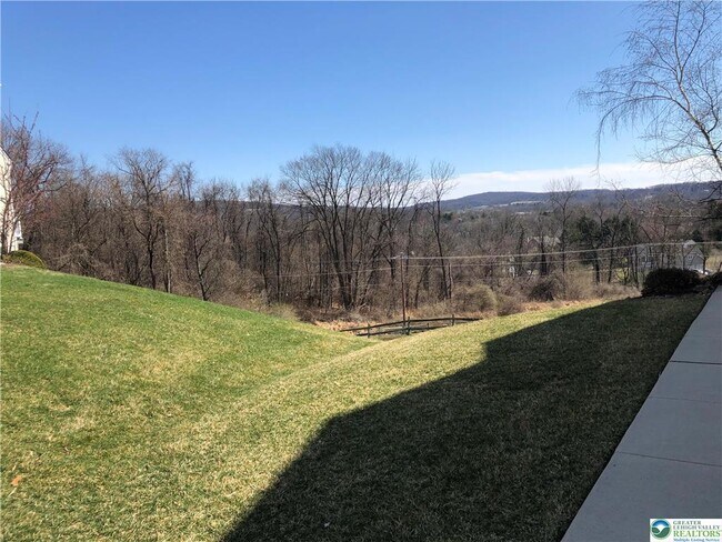 Building Photo - 6137 Valley Forge Dr