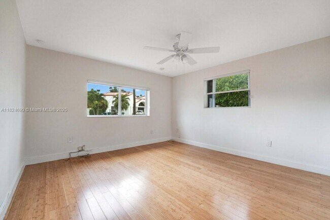 Building Photo - 4321 SW 95th Ct