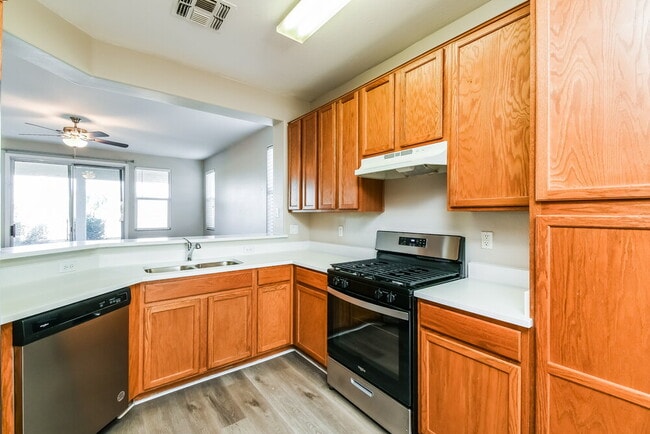 Building Photo - 2730 E Calle Del Norte Dr