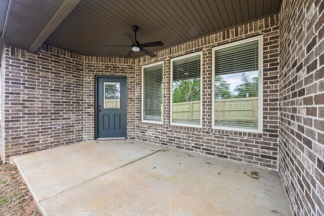 Building Photo - 1509 Padova Ave