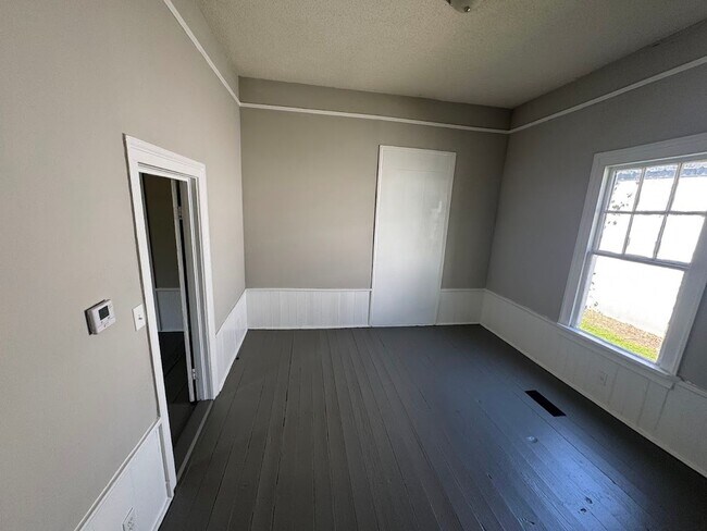 Building Photo - 1stAve420