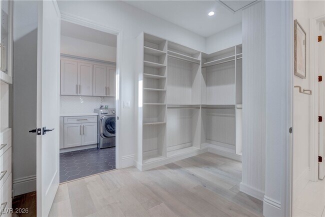 Building Photo - 756 Bruce Moorland St