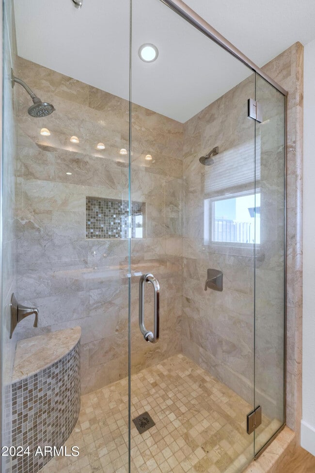 Building Photo - 1706 E Windsong Dr