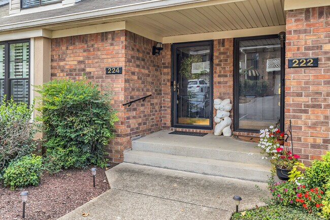 Building Photo - 224 Glenstone Cir