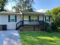 Building Photo - 811 Oliver Rd