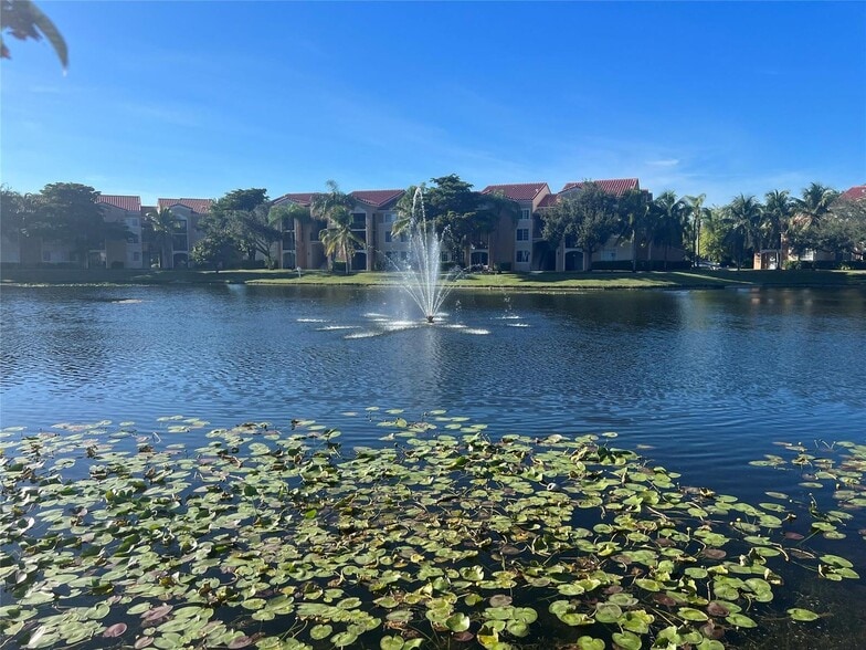 Building Photo - 2113 Renaissance Blvd