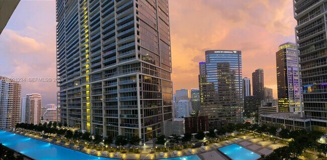 Building Photo - 475 Brickell Ave