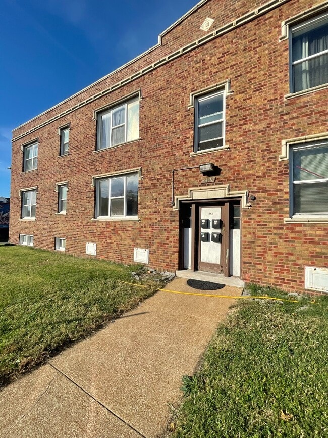 Building Photo - 3449 Morganford