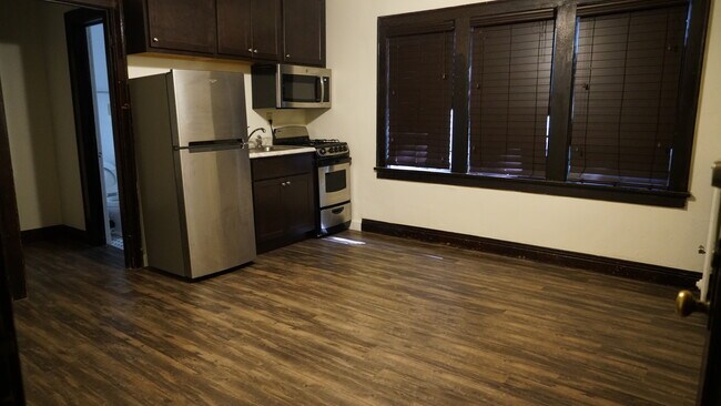Building Photo - 2086 Marshall Ave
