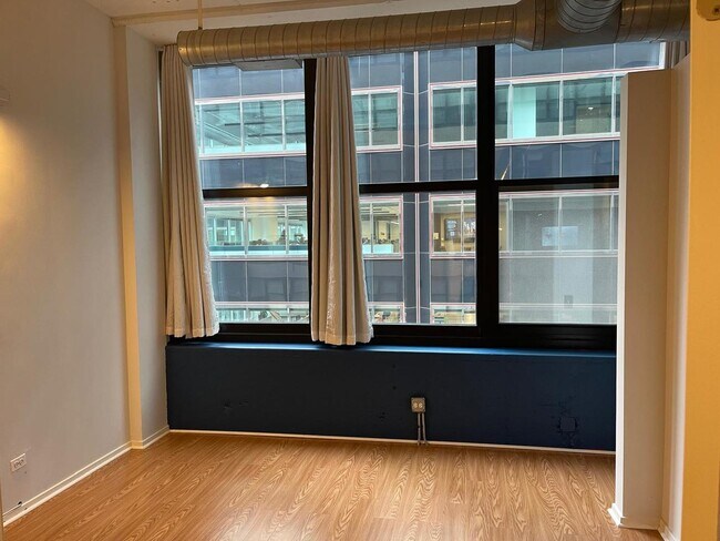 Building Photo - 130 S Canal St