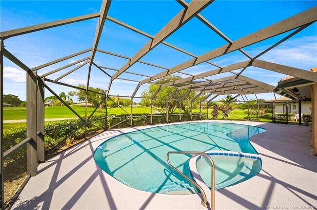 Building Photo - 2284 SW Spoonbill Dr