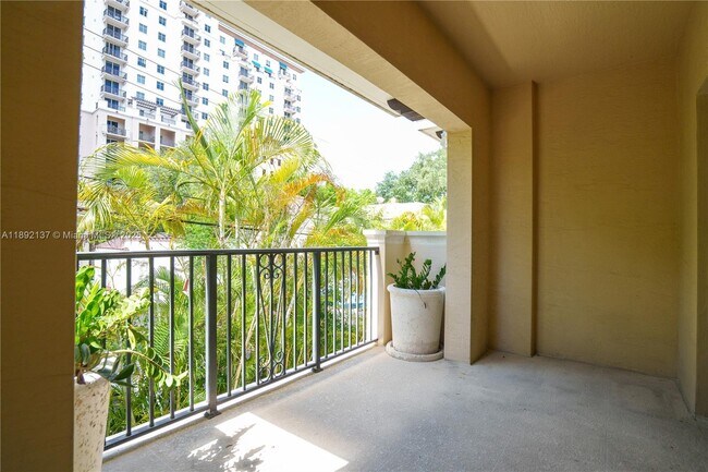 Building Photo - 300 Majorca Ave