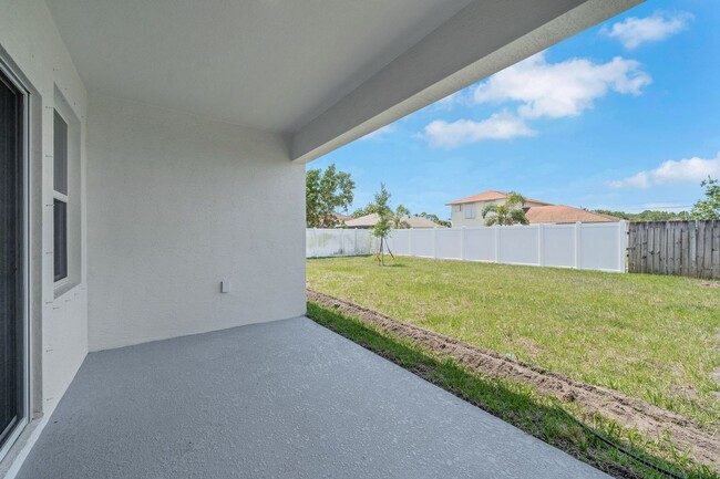 Building Photo - Spacious 4BR House in Port Saint Lucie