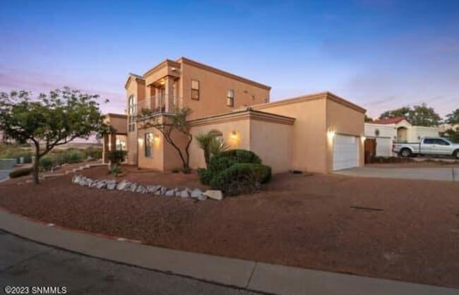 Primary Photo - $500 off first months rent, Gorgeous Home ...