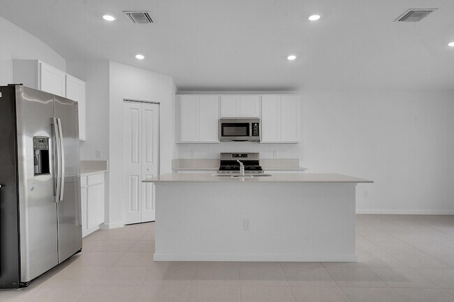 Building Photo - 5936 Mangrove Dr