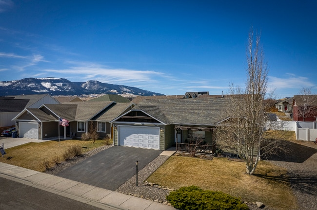 Building Photo - 807 Nebula St