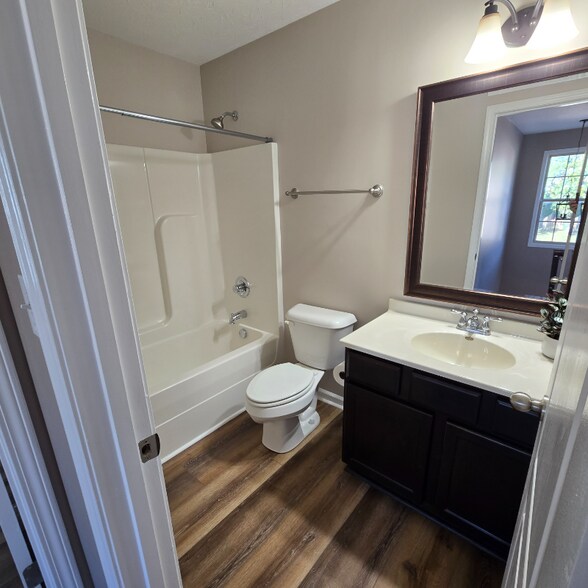 Building Photo - 95 Brookford Way