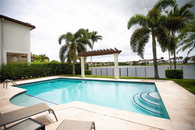 Building Photo - Northwest 82nd Drive, Pembroke Pines, FL 33024 - 4 BR 3 BA single-family home