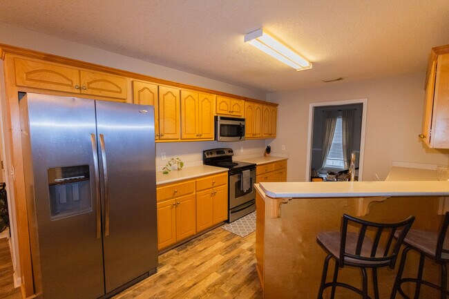 Building Photo - 1802 N Leah Ln