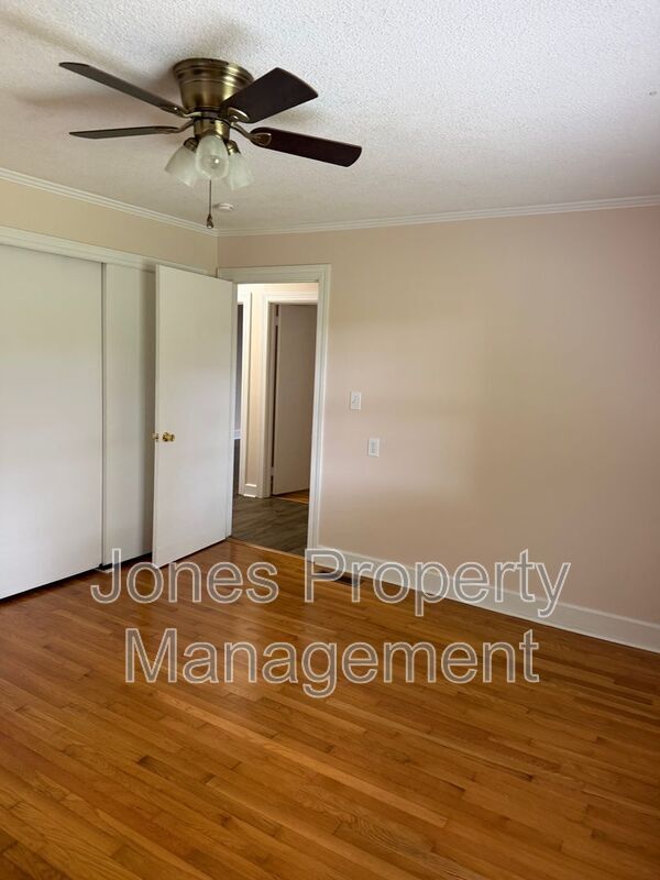 Building Photo - 1048 Shuping Mill Rd